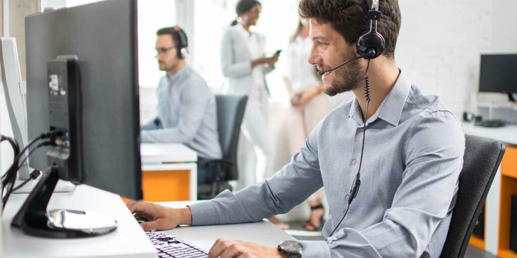 How an Outsourced Help Desk Can Help Your Business